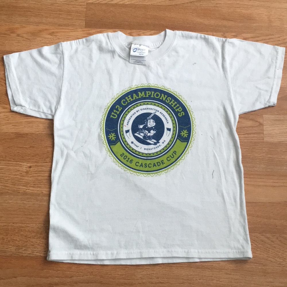 White ski t-shirt